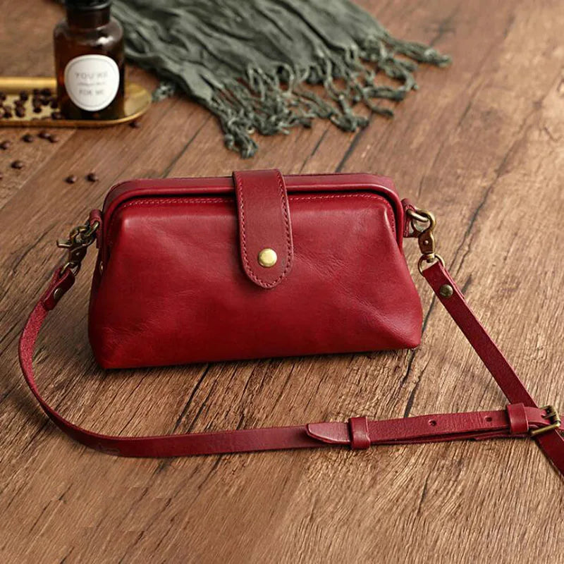 Crossbody Schoudertas Leer 22x12x6 cm Handgemaakt Damestas voor Dagelijks Gebruik Elegante Compacte Tas | Sansoti