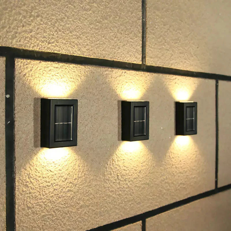 Zonne-energie Buitenwandlamp met Warmwit LED-Licht en IP44 Waterbestendigheid | Sansoti
