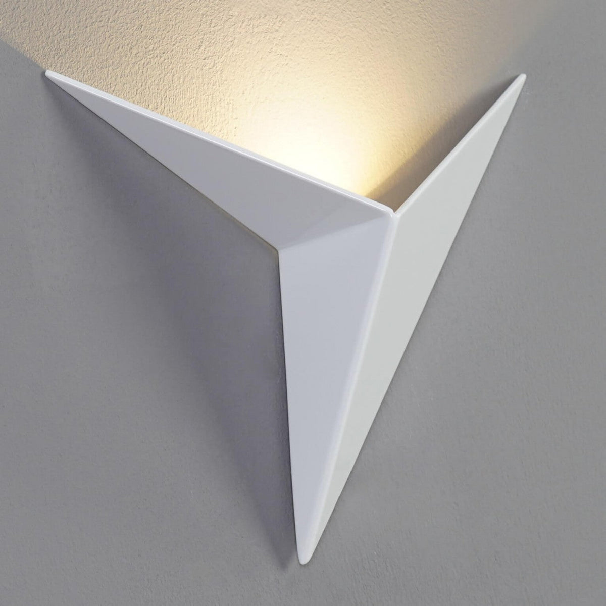 Geometrische Wandlamp Driehoek LED Dimbaar Nordic Design Zwart Wit Goud Verlichting Woonkamer Slaapkamer | Sansoti