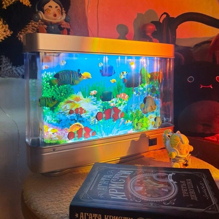 Retro Aquariumlamp met Bewegende Vissen – Rustgevende Sfeerverlichting voor Woonkamer, Kantoor, Kinderkamer | Geen Onderhoud Nodig | Nostalgische LED-lamp | Sansoti