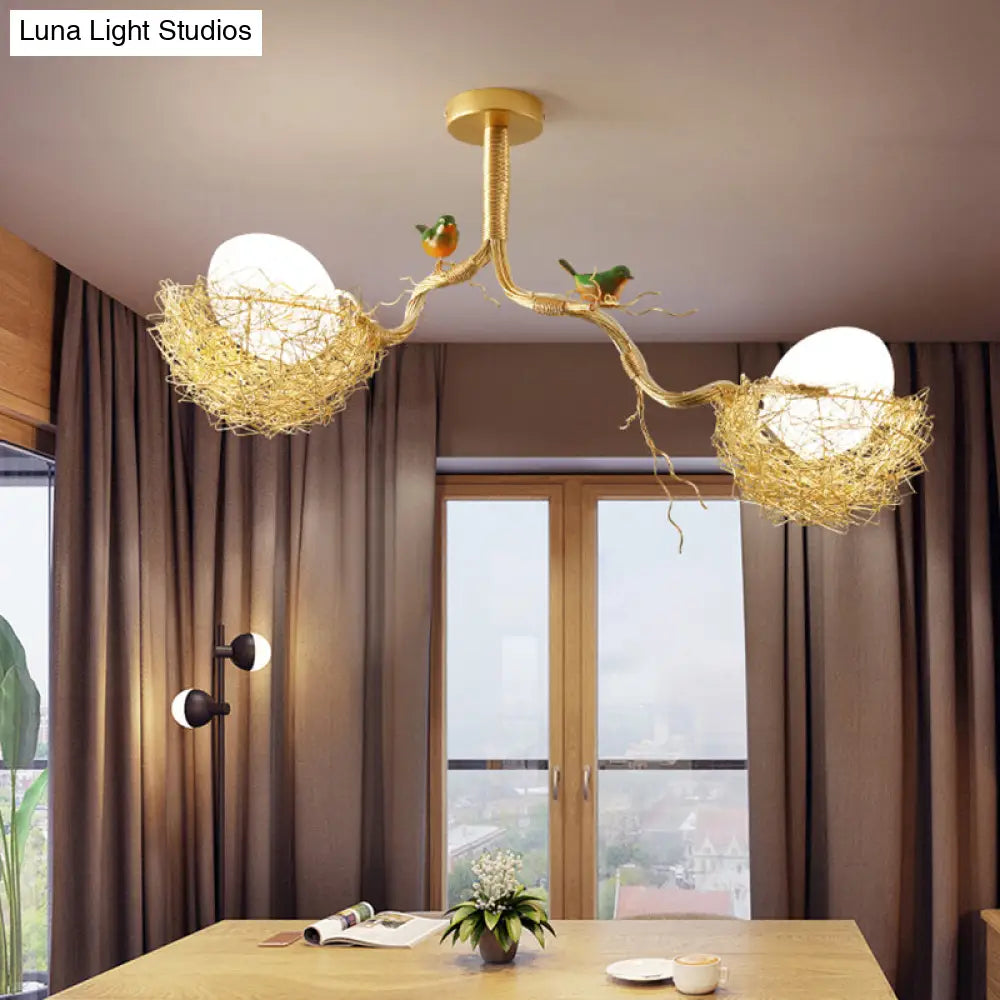 Kroonluchter Melkwit Glas met Vogels en Nest Goudkleurig 1 2 3 Lichtpunten Natuurgeïnspireerd Design | Sansoti