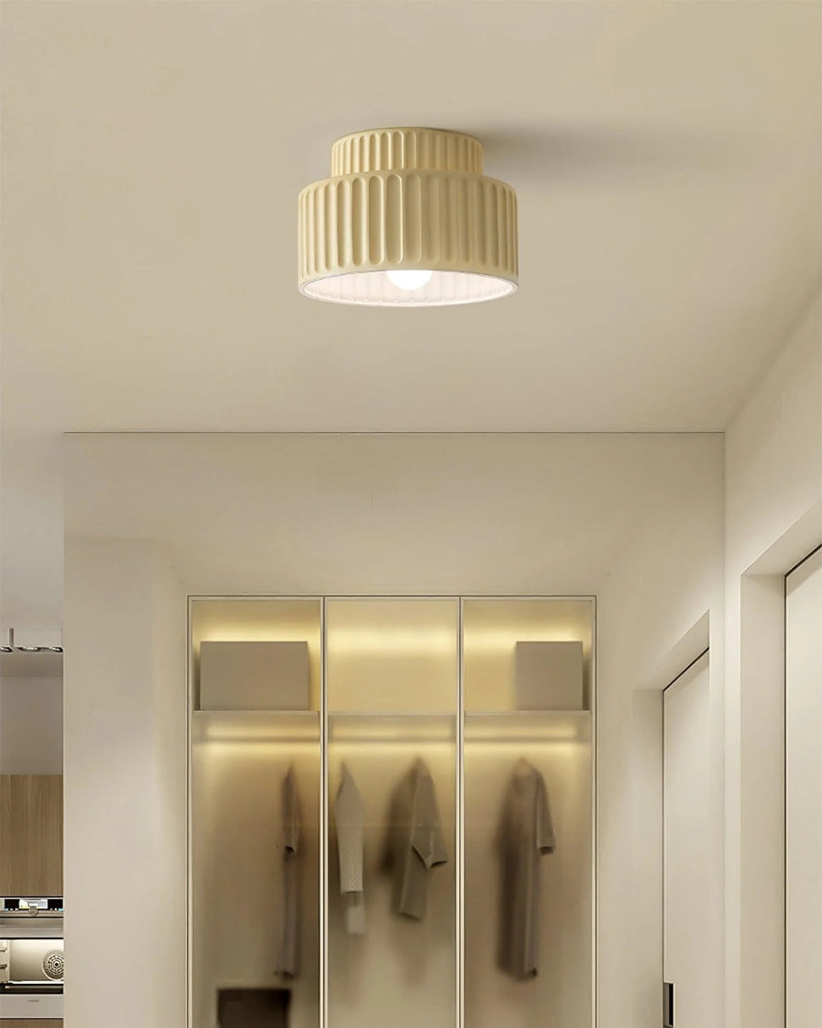 Geribde plafondlamp van hars met zachte sfeerverlichting | Sansoti