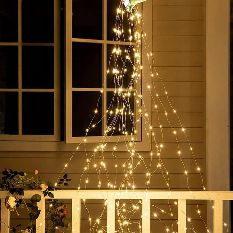 LED-Weihnachtsbaum-Wasserfallbeleuchtung mit 600 Lichtern, Fernbedienung, 8 Lichtmodi, für innen und außen, Festbeleuchtung | Sansoti
