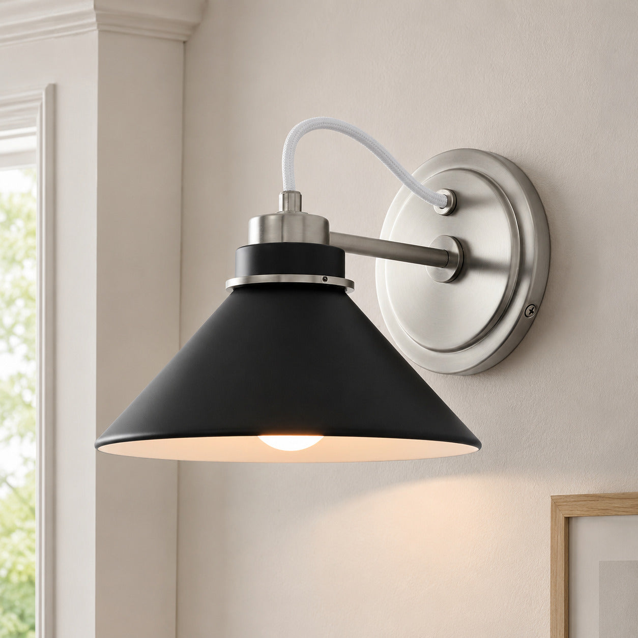 Globe Wandlamp met Gebogen Arm – Moderne Industriële Verlichting voor Badkamer, Slaapkamer en Gang | Sansoti