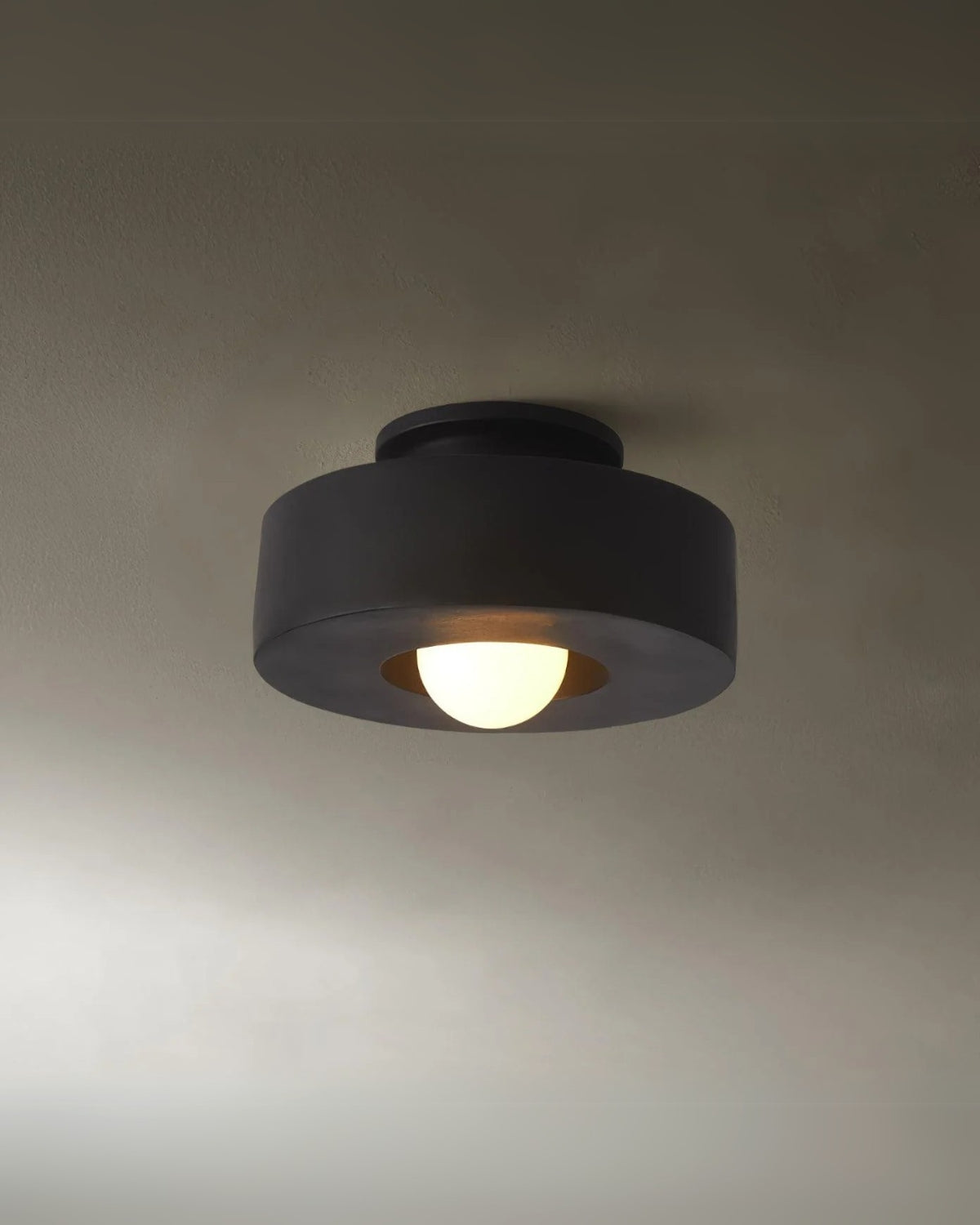 Moderne runde Deckenleuchte aus Resin mit integrierter LED – minimalistische Flush-Mount-Designlampe 30 cm | Restfield