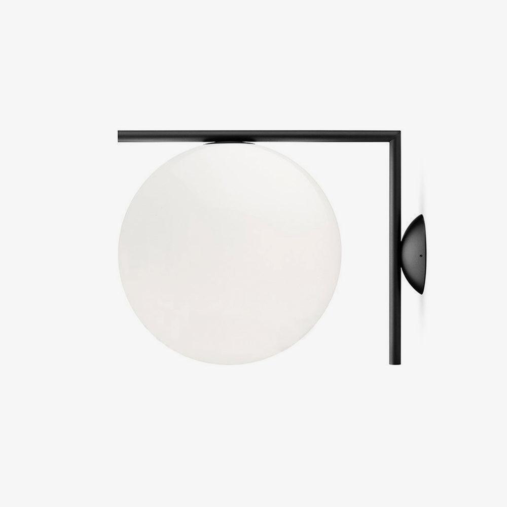 Applique en verre soufflé boule opaline, éclairage minimaliste noir et or, design scandinave, lumière d’ambiance | Sansoti