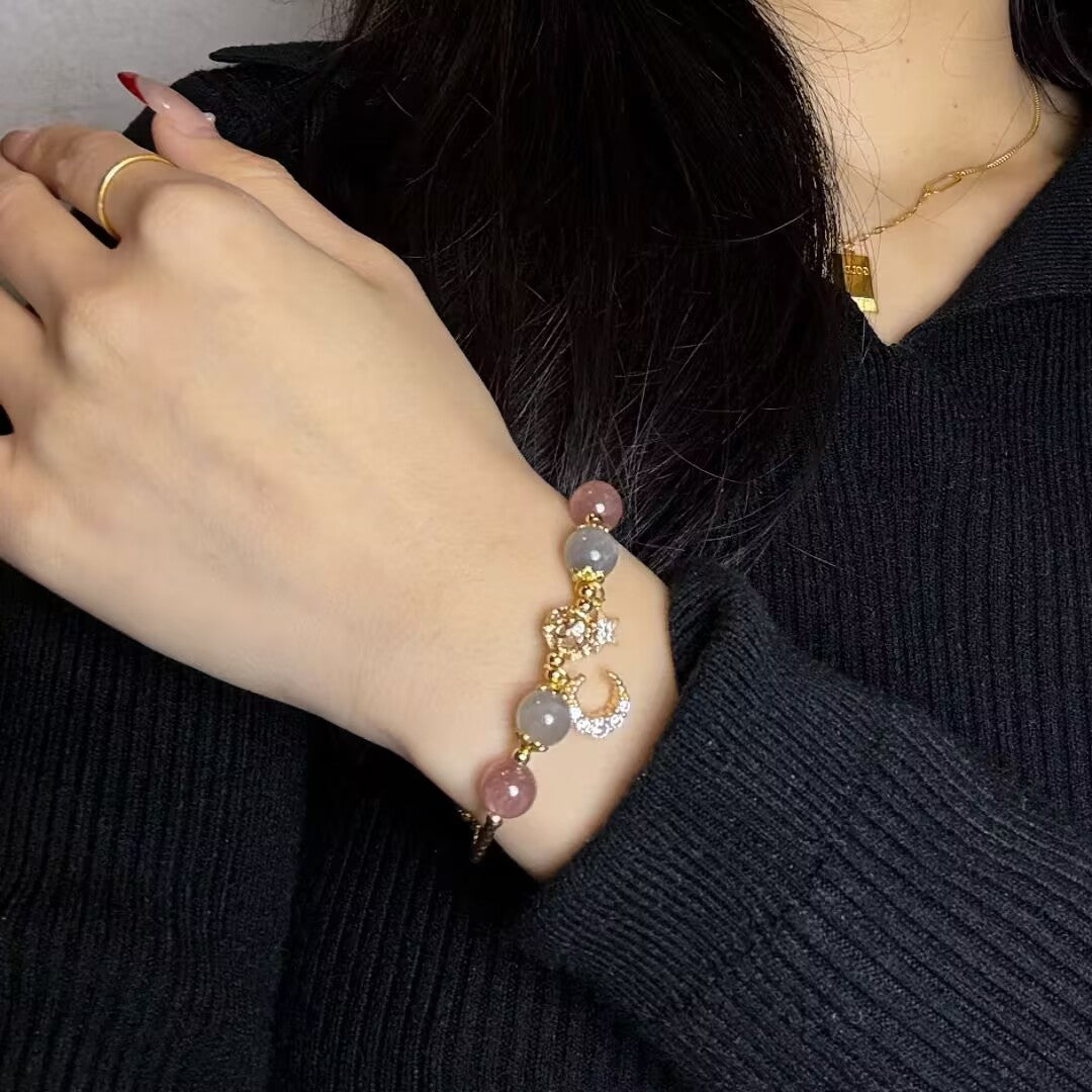 Edelsteinarmband aus Labradorit und Rosenquarz mit Mond-Stern-Anhänger, spiritueller Kristallschmuck für Yoga und Meditation | Sansoti