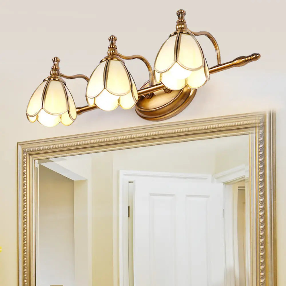 Wandlamp Messing met Opaalwit Glas – Vintage Badkamerlamp 3 Lichtpunten Schelpmotief Wandverlichting E26/E27 Klassieke Stijl | Sansoti