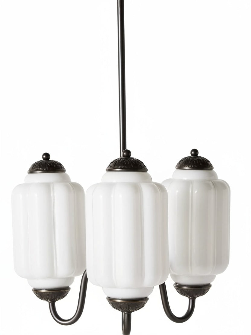 Melkglazen Kroonluchter Vintage Afwerking Tijdloze Elegantie Klassieke Verlichting voor Eetkamer Woonkamer | Sansoti