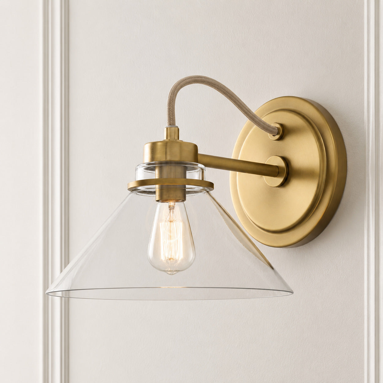 Globe Wandlamp met Gebogen Arm – Moderne Industriële Verlichting voor Badkamer, Slaapkamer en Gang | Sansoti