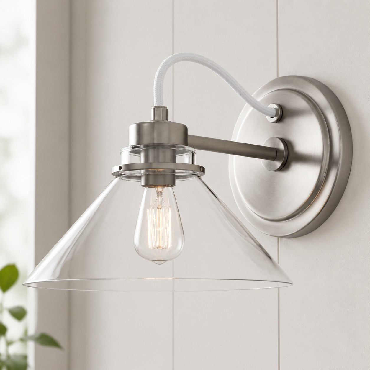Globe Wandlamp met Gebogen Arm – Moderne Industriële Verlichting voor Badkamer, Slaapkamer en Gang | Sansoti