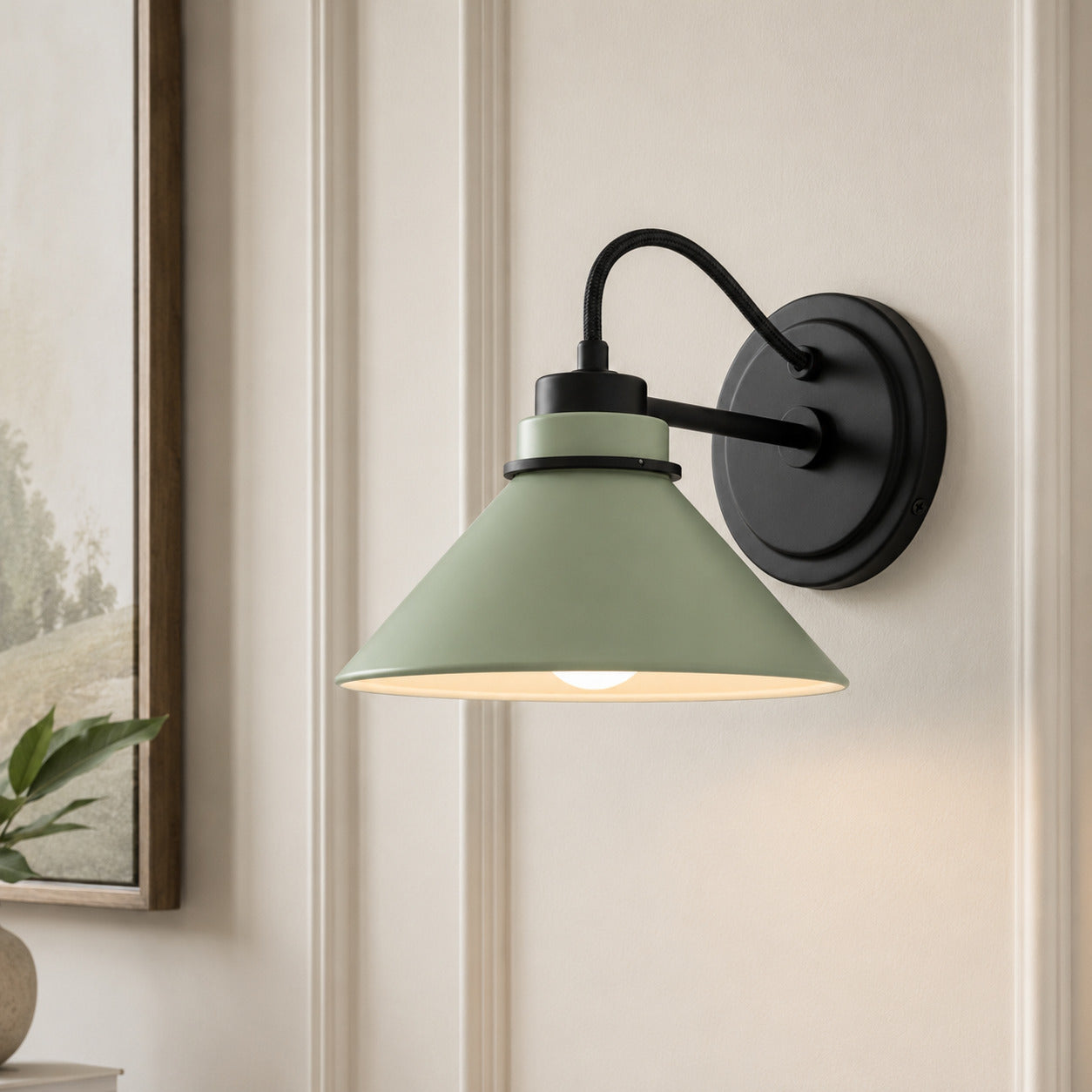 Globe Wandlamp met Gebogen Arm – Moderne Industriële Verlichting voor Badkamer, Slaapkamer en Gang | Sansoti