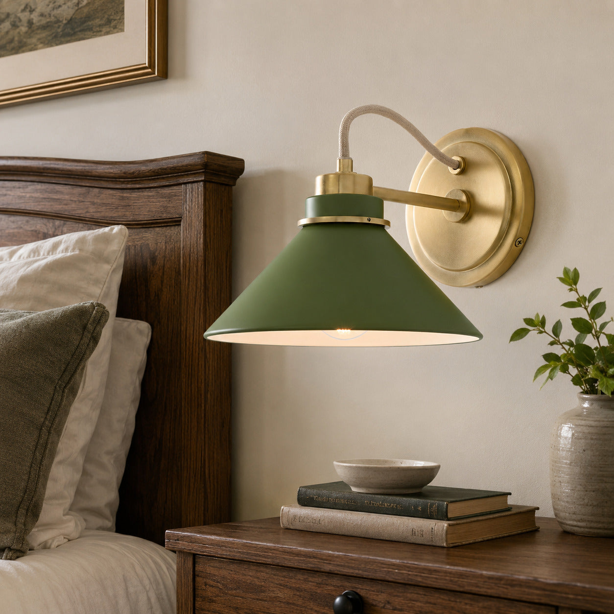 Globe Wandlamp met Gebogen Arm – Moderne Industriële Verlichting voor Badkamer, Slaapkamer en Gang | Sansoti