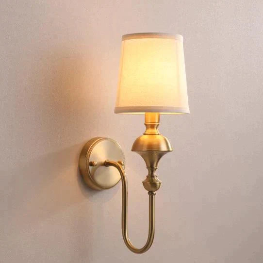 Koperen Wandlamp met Kegel Lampenkap - Enkele of Dubbele Kop - Elegant Design voor Slaapkamer en Gang | Sansoti