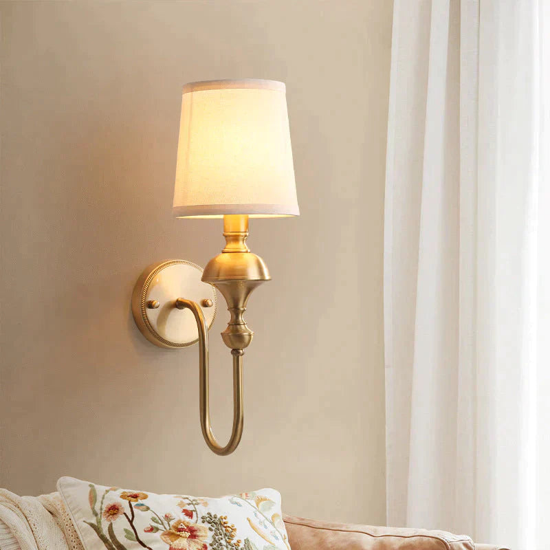 Koperen Wandlamp met Kegel Lampenkap - Enkele of Dubbele Kop - Elegant Design voor Slaapkamer en Gang | Sansoti