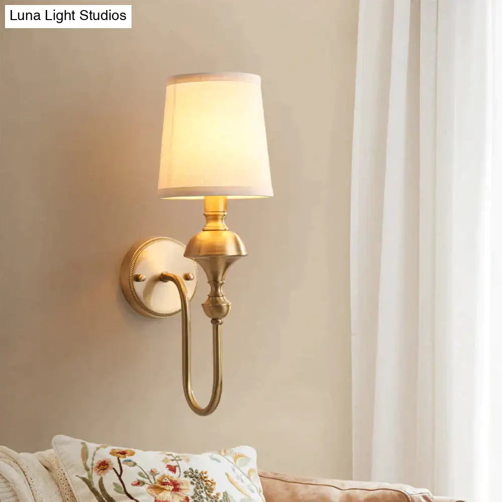 Koperen Wandlamp met Kegel Lampenkap - Enkele of Dubbele Kop - Elegant Design voor Slaapkamer en Gang | Sansoti