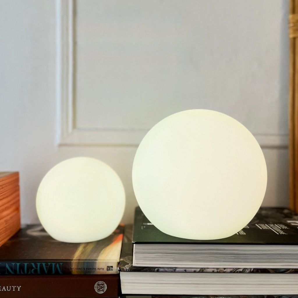 Draadloze LED Maanlamp Tafellamp 16 Kleuren Afstandsbediening IP65 Waterbestendig Sfeerverlichting Binnen Buiten | Sansoti