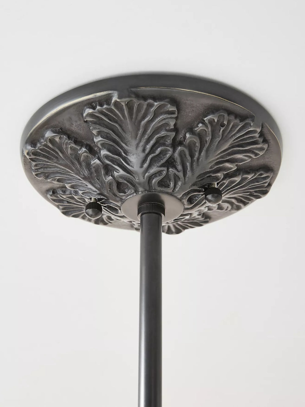 Vintage Kroonluchter met Crèmekleurige Glazen Kappen – Hanglamp in Retro-Stijl voor Eetkamer & Woonkamer | Sansoti