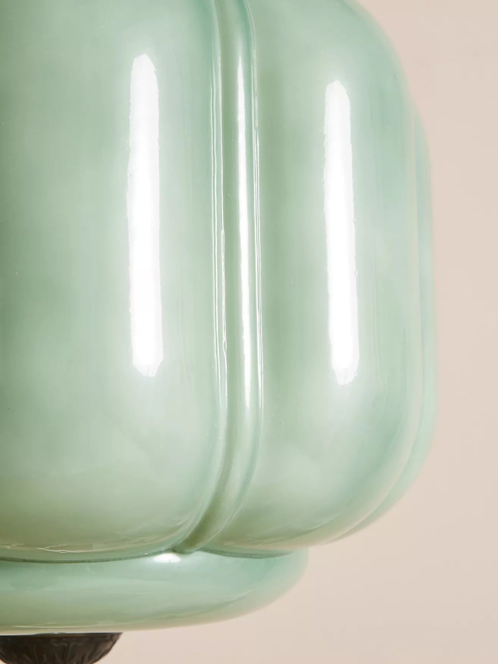 Vintage Kroonluchter met Crèmekleurige Glazen Kappen – Hanglamp in Retro-Stijl voor Eetkamer & Woonkamer | Sansoti