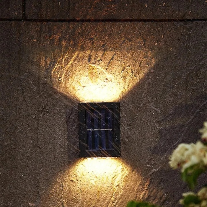 Zonne-energie Buitenwandlamp met Warmwit LED-Licht en IP44 Waterbestendigheid | Sansoti