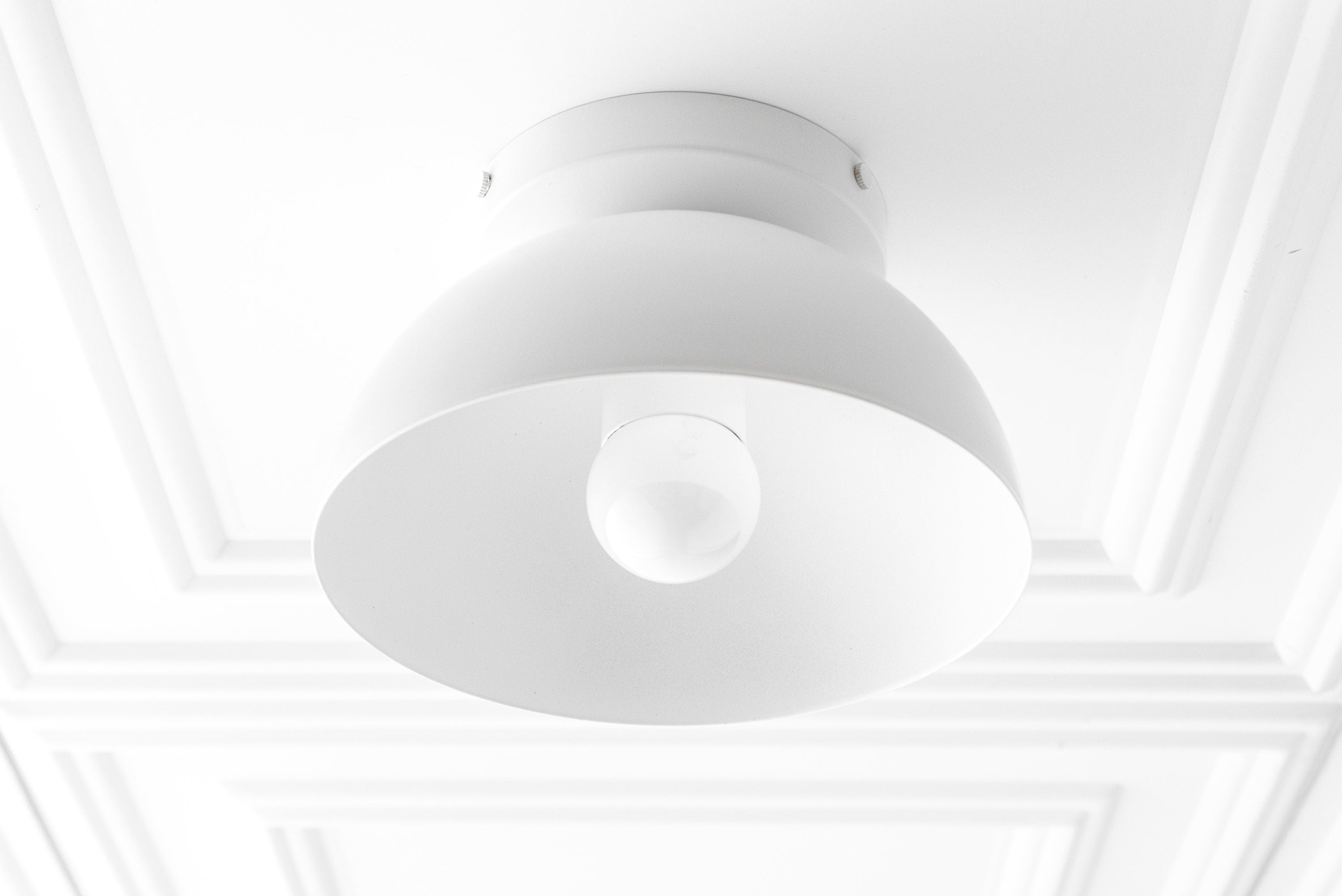 Minimalistische Plafondlamp Dome voor Compacte Ruimtes – Opbouwspot Beschikbaar in Meerdere Kleuren | Sansoti