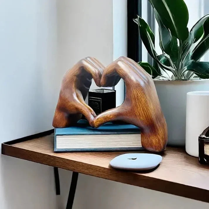Herzfigur aus Holz – Handgefertigtes Liebessymbol als Dekoration oder Geschenk