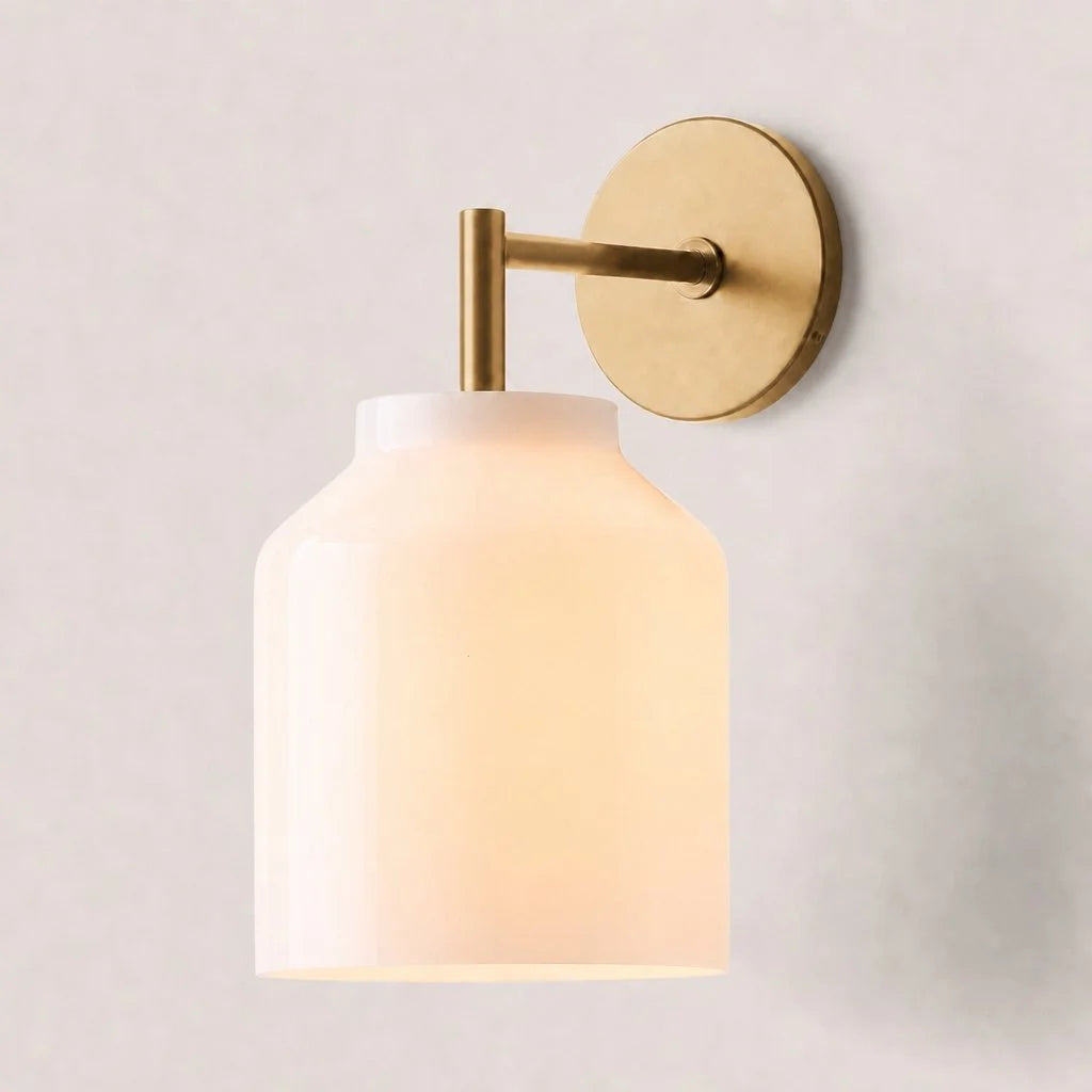 Wandlamp met Melkglazen Kap en Metalen Accenten Minimalistisch Design Sfeerlamp Hal Gang Slaapkamer | Sansoti