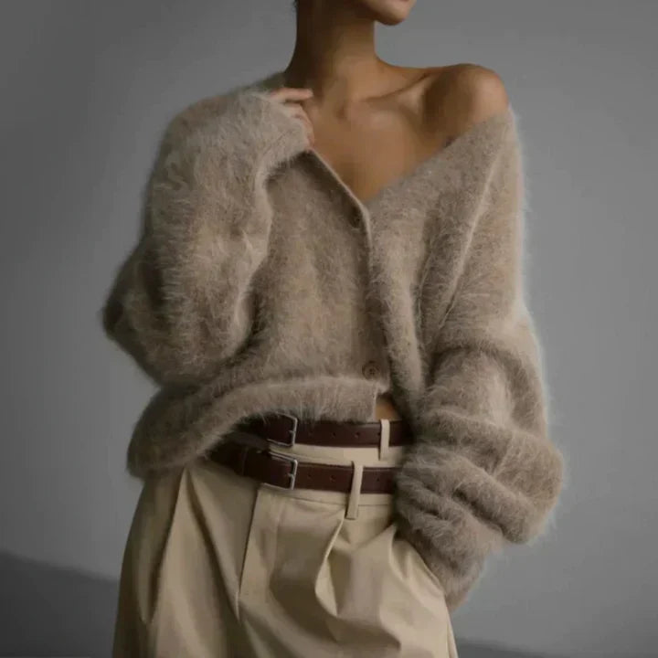 Oversized flauschige Strickjacke mit V-Ausschnitt und Knopfleiste - Weiche Strickjacke für Damen - Bequem | Sansoti