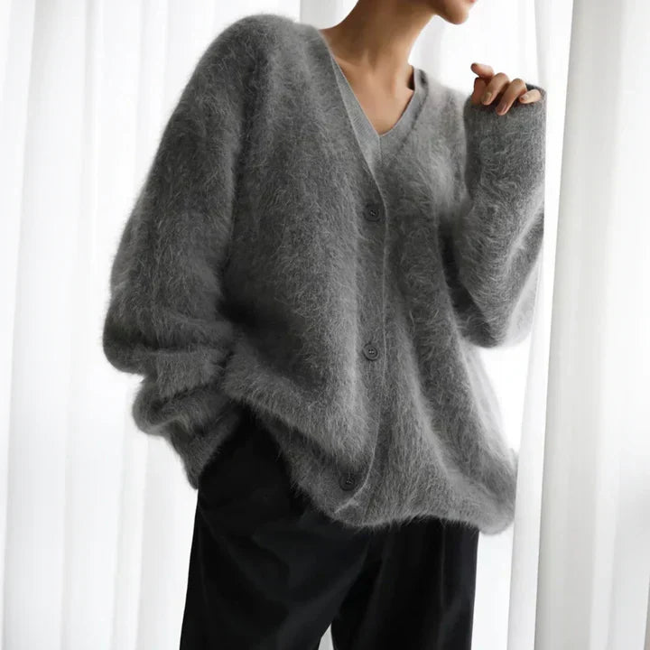 Oversized flauschige Strickjacke mit V-Ausschnitt und Knopfleiste - Weiche Strickjacke für Damen - Bequem | Sansoti