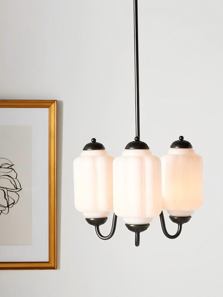 Melkglazen Kroonluchter Vintage Afwerking Tijdloze Elegantie Klassieke Verlichting voor Eetkamer Woonkamer | Sansoti