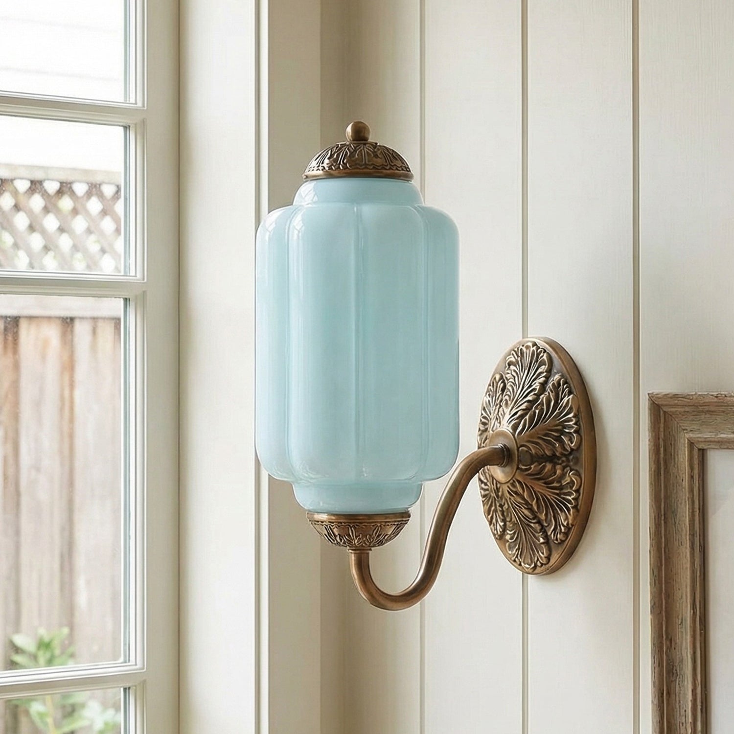 Vintage Wandlamp met Melkglas en Geolied Messing – Klassieke Retro Verlichting voor Hal, Slaapkamer, Woonkamer | Sansoti