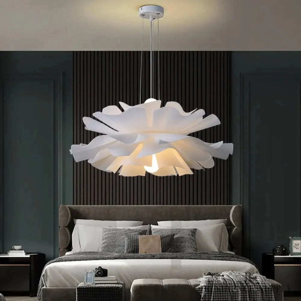 Lustre LED sculptural en forme de fleur avec diffusion douce de la lumière | Restfield