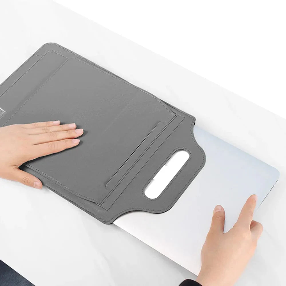 Luxe Laptop Sleeve met Verstelbare Standaard | Ergonomisch PU-Leer Werkstation voor 11-15.6 Inch | Mobiele Kantooroplossing | Sansoti