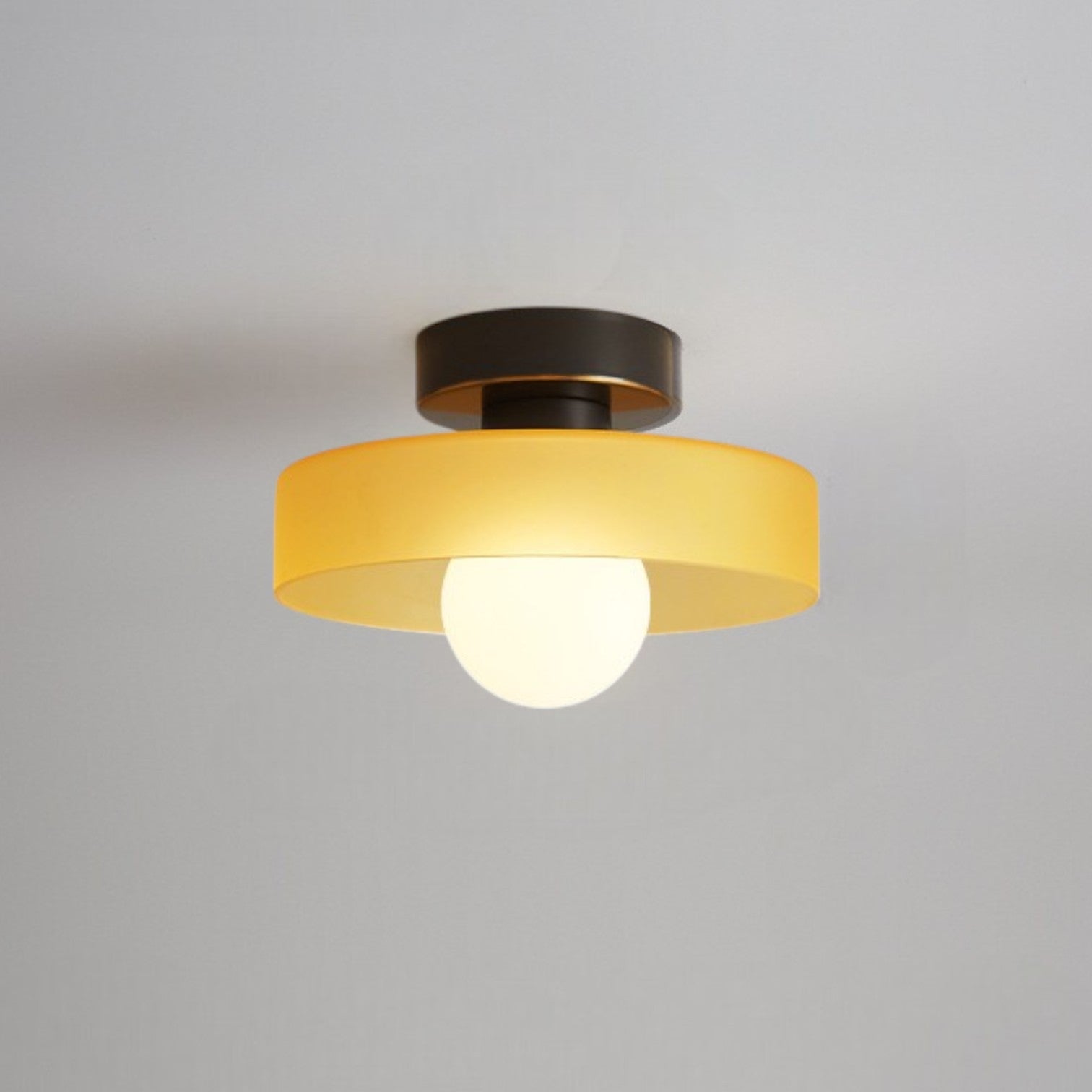 Plafonnier géométrique Ø24cm en laiton et verre cuivré, douille G9, éclairage intérieur pour entrée, chambre et salle à manger | Sansoti