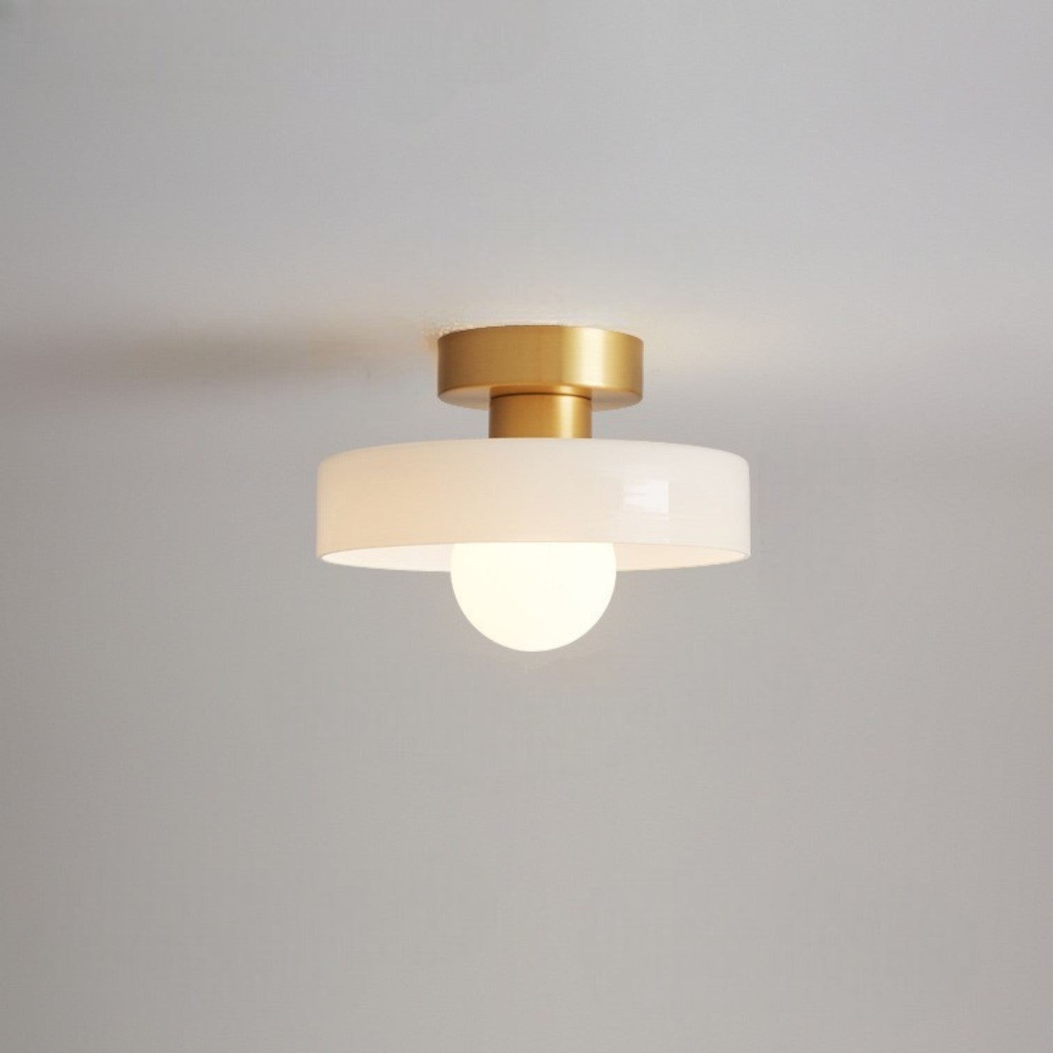 Plafonnier géométrique Ø24cm en laiton et verre cuivré, douille G9, éclairage intérieur pour entrée, chambre et salle à manger | Sansoti