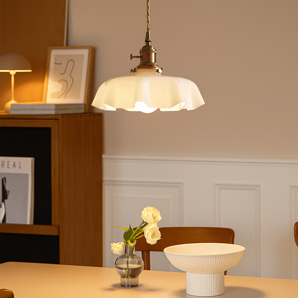 Suspension en laiton et verre réglable blanche E26 E27 design scandinave pour salle à manger, bar et séjour style campagne | Sansoti