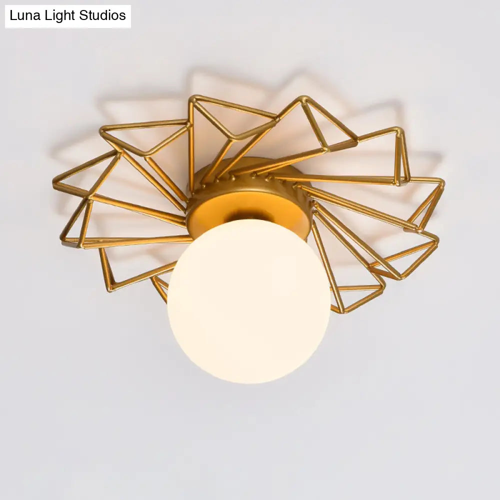 Plafonnier doré avec boule en verre crème douille G9 chambre salon design moderne plafonnier éclairage de plafond | Sansoti