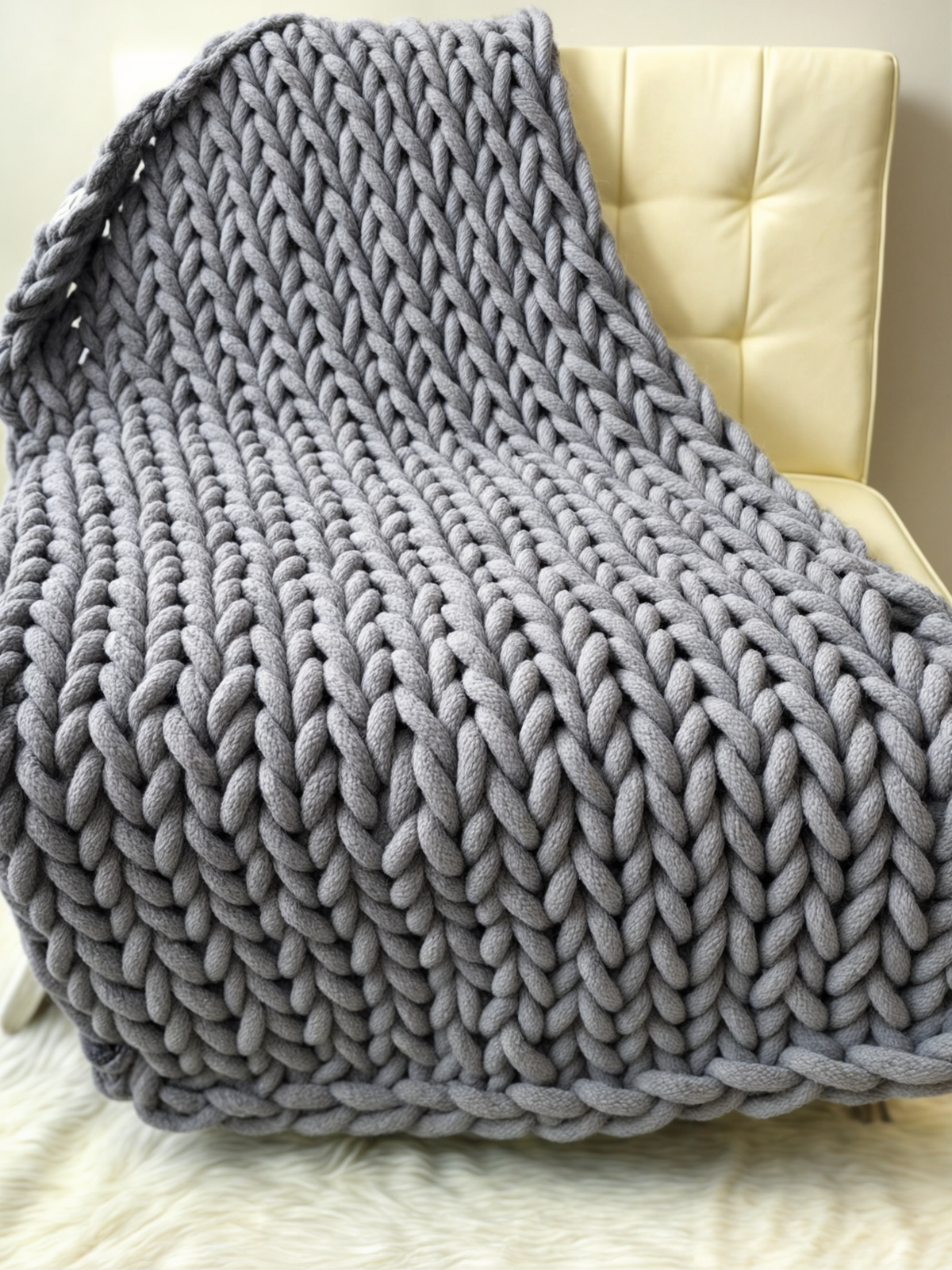 Hand-Knitted Throw with Chunky Texture for Sofa and Bed Scandinavian Design 100x150 cm Beige Gray Pink | Sansoti