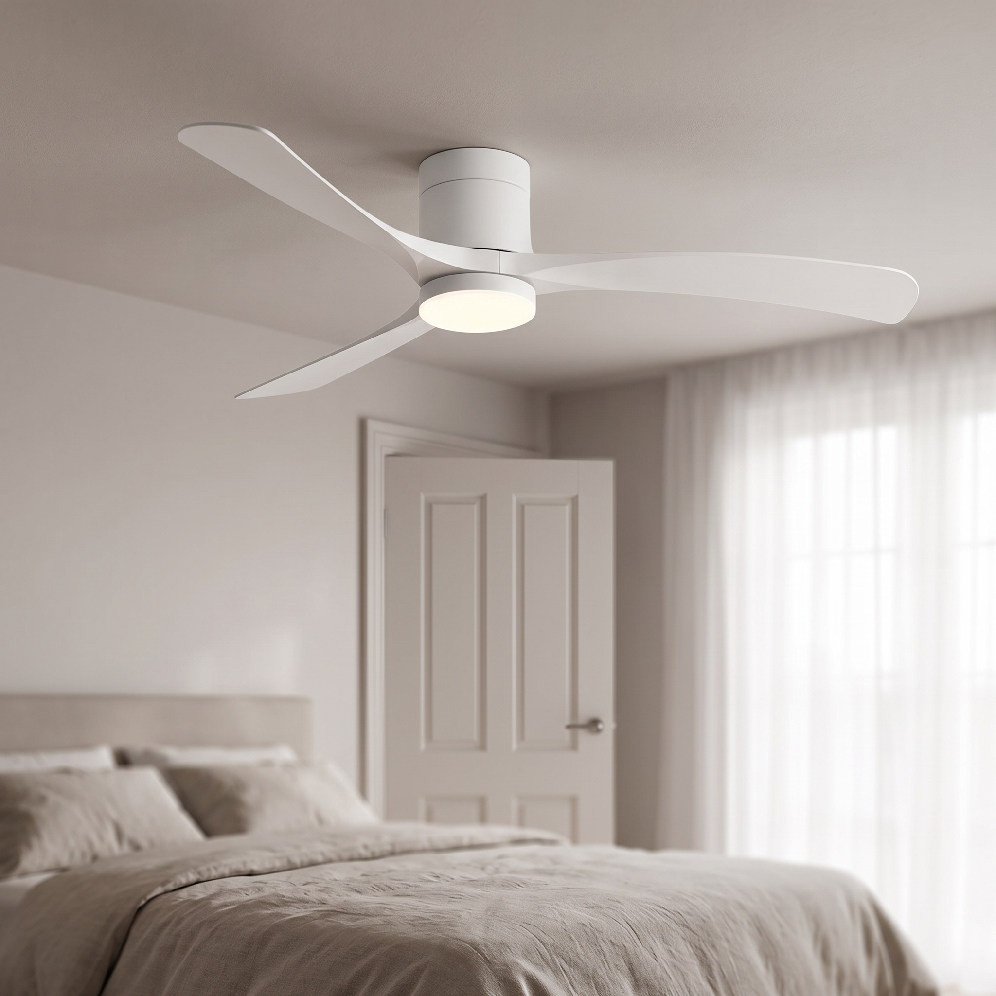 Plafondventilator met lamp in slaapkamer