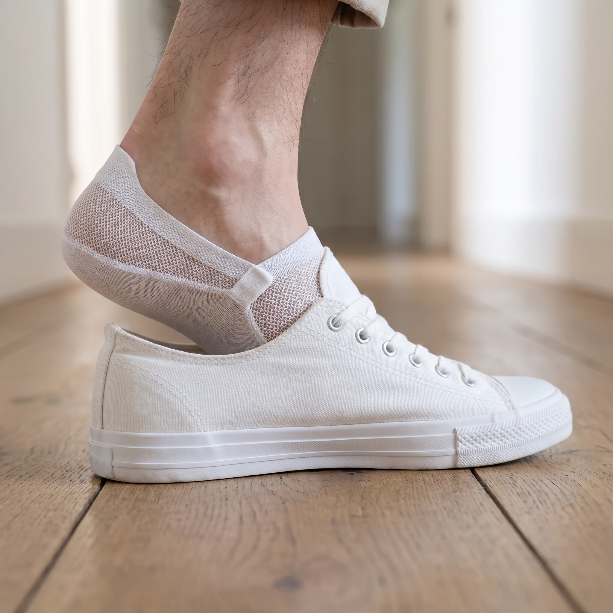 Onzichtbare sok in een lage sneaker | Sansoti
