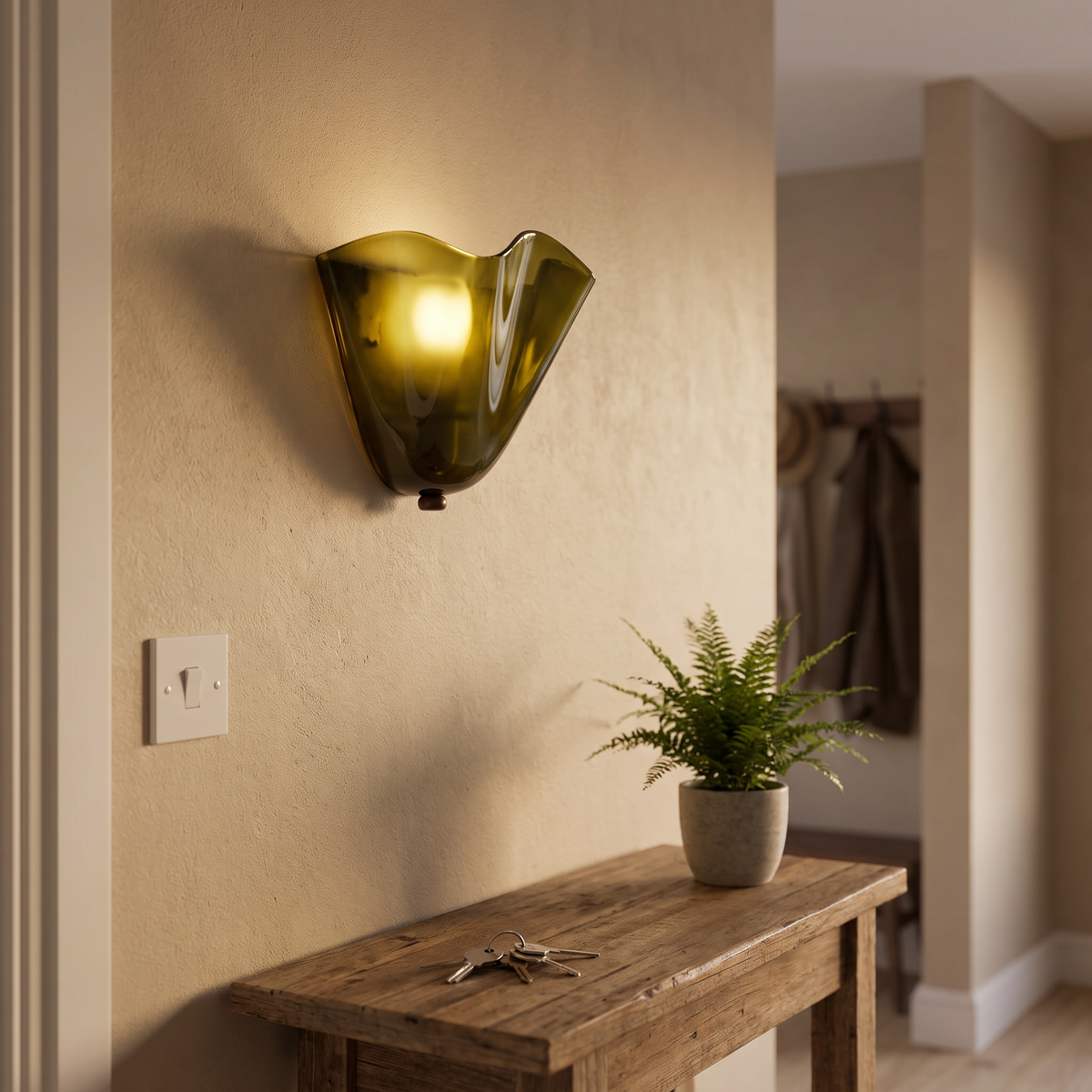 Glas in lood wandlamp in hal boven consoletafel