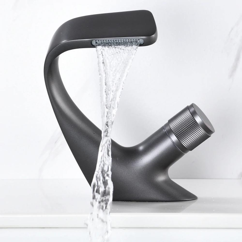 Waschtischarmatur mit Wasserfallauslauf und Einhebeldesign für Badezimmer | Restfield