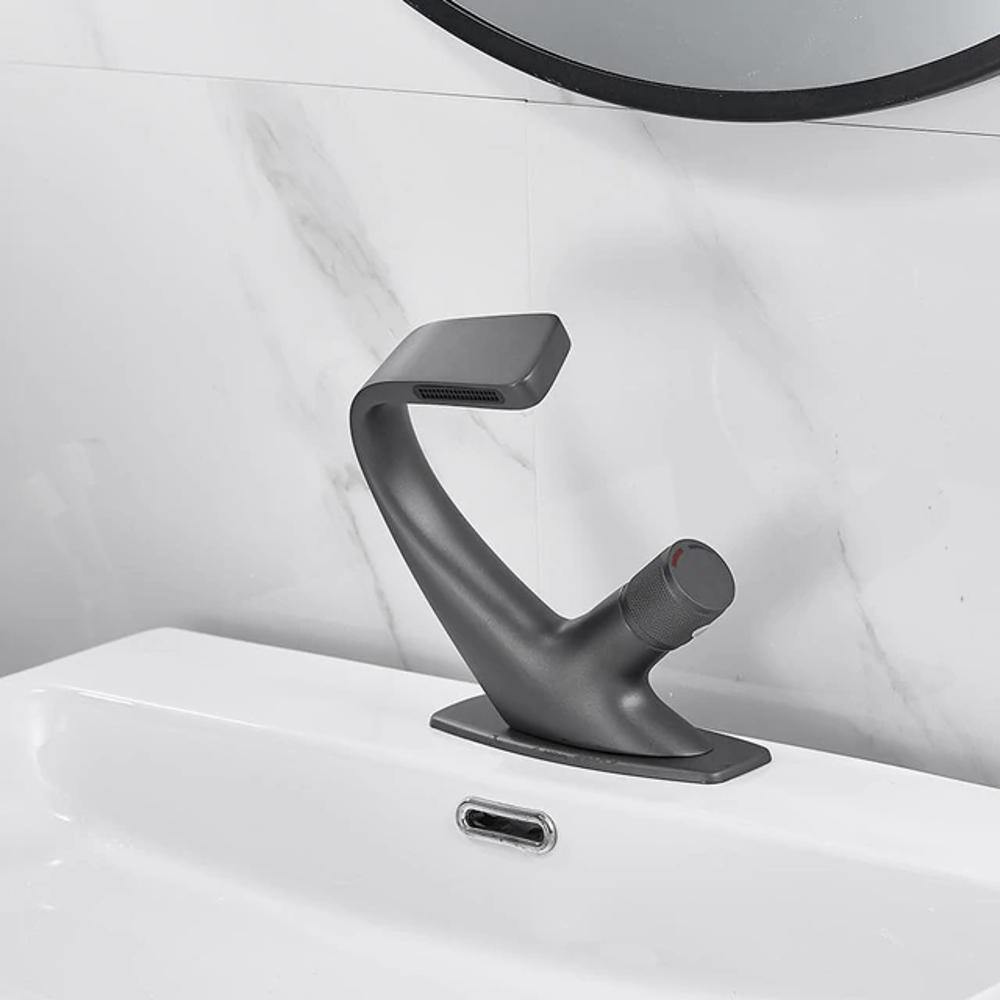 Waschtischarmatur mit Wasserfallauslauf und Einhebeldesign für Badezimmer | Restfield