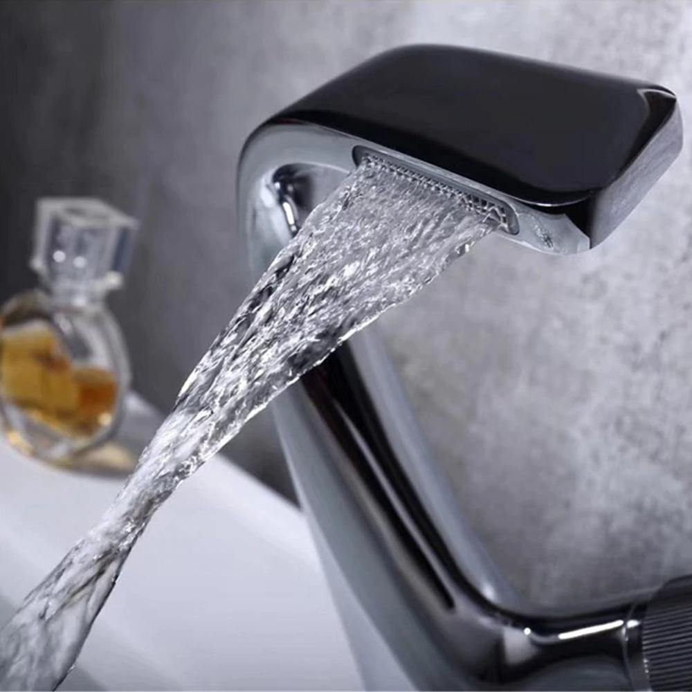 Waschtischarmatur mit Wasserfallauslauf und Einhebeldesign für Badezimmer | Restfield