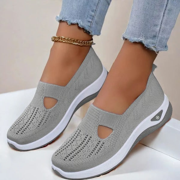 Chaussures respirantes pour femmes avec semelle souple et antidérapante, offrant adhérence et confort aux personnes âgées pour la marche quotidienne et les loisirs | Sansoti