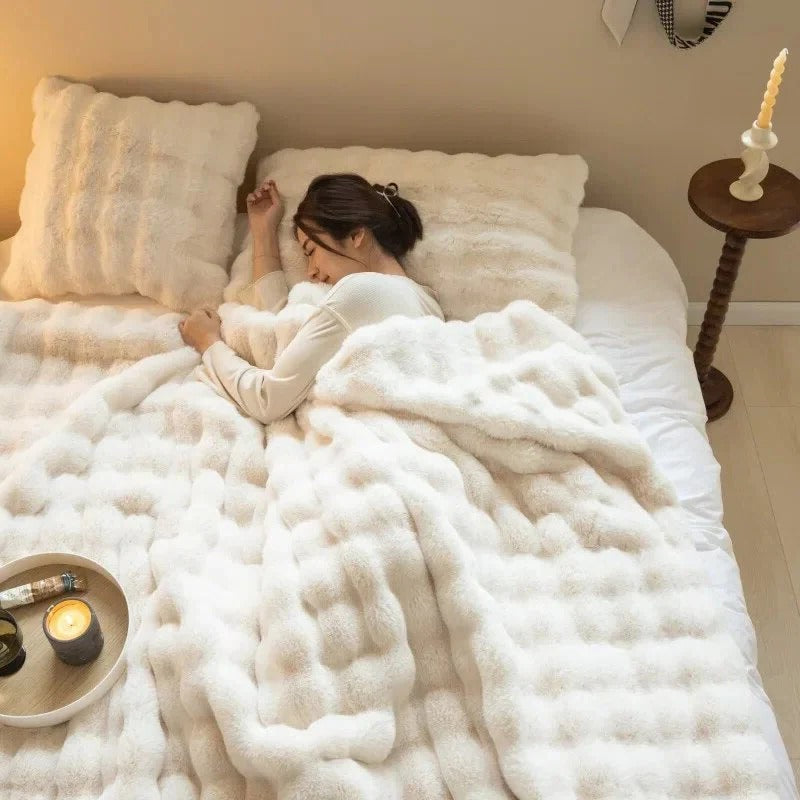 Four-Season Throw – Warmth & Comfort for Bed, Sofa and Armchair – Machine Washable – 99x160 cm – Luxury Blanket | Sansoti
