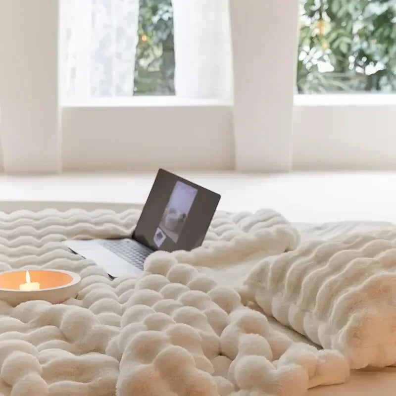 Four-Season Throw – Warmth & Comfort for Bed, Sofa and Armchair – Machine Washable – 99x160 cm – Luxury Blanket | Sansoti