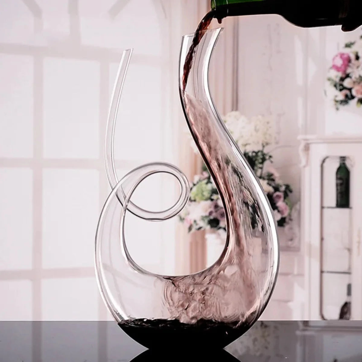 Elegante Wijnkaraf met Wervelend Ontwerp voor Volledige Smaakontplooiing en Gemakkelijk Schenken | Sansoti