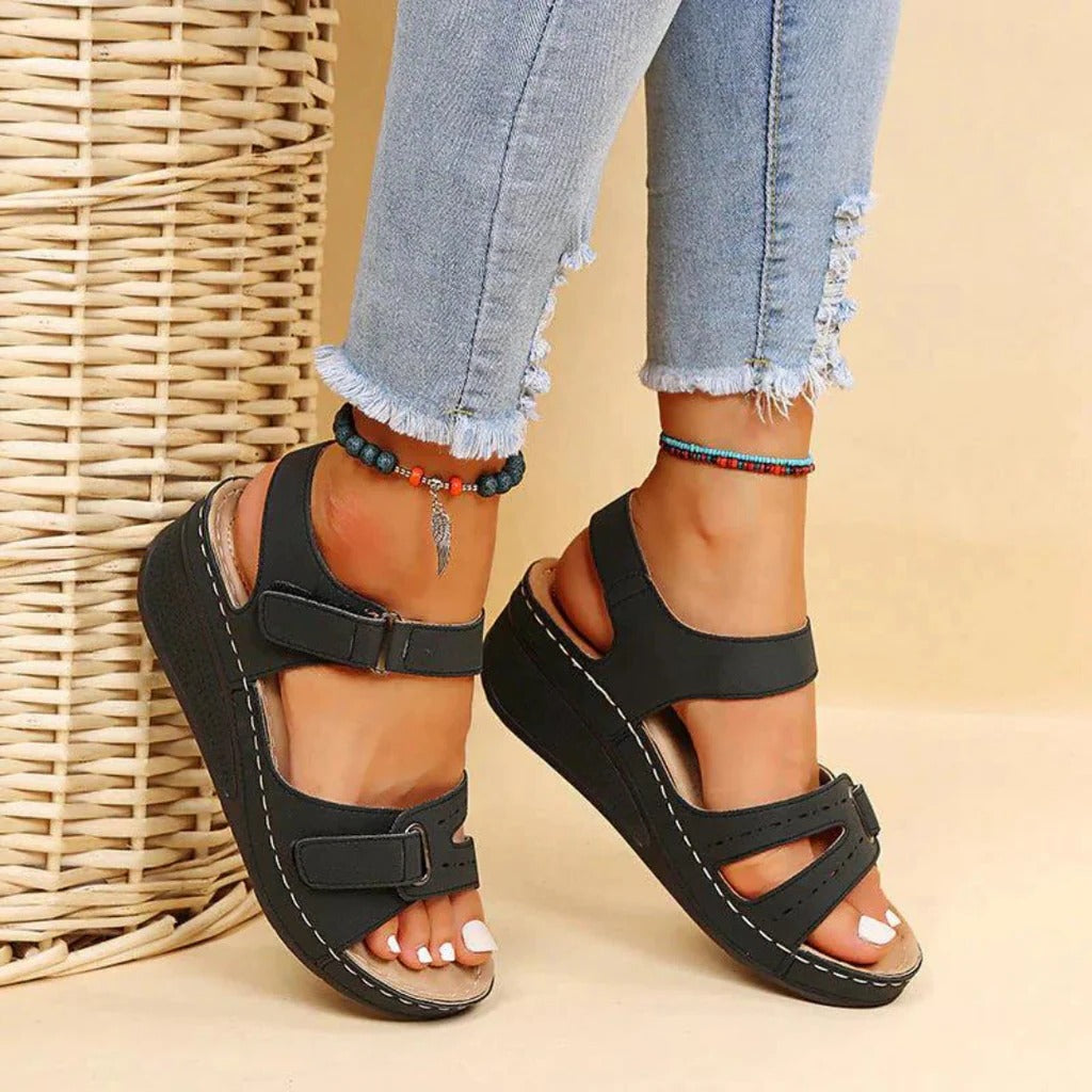 Sandales orthopédiques pour femmes à semelle ergonomique, chaussures d’été beiges, noires et rouges pour marcher confortablement à enfiler | Sansoti