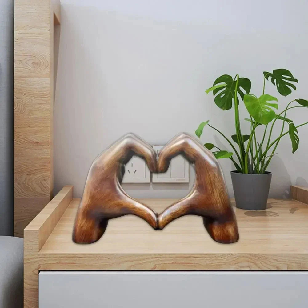 Holzherz-Skulptur, natur, dekoratives Objekt für Wohnzimmer und Schlafzimmer, warme Atmosphäre, skandinavisches Interieur | Sansoti